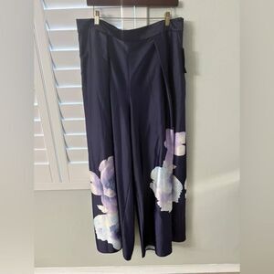 Brand new Women's muse wide leg pants size 16